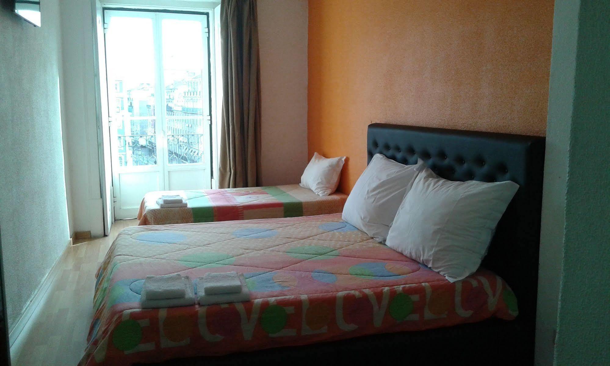 Pensao Beira Minho Hotel ลิสบอน ภายนอก รูปภาพ